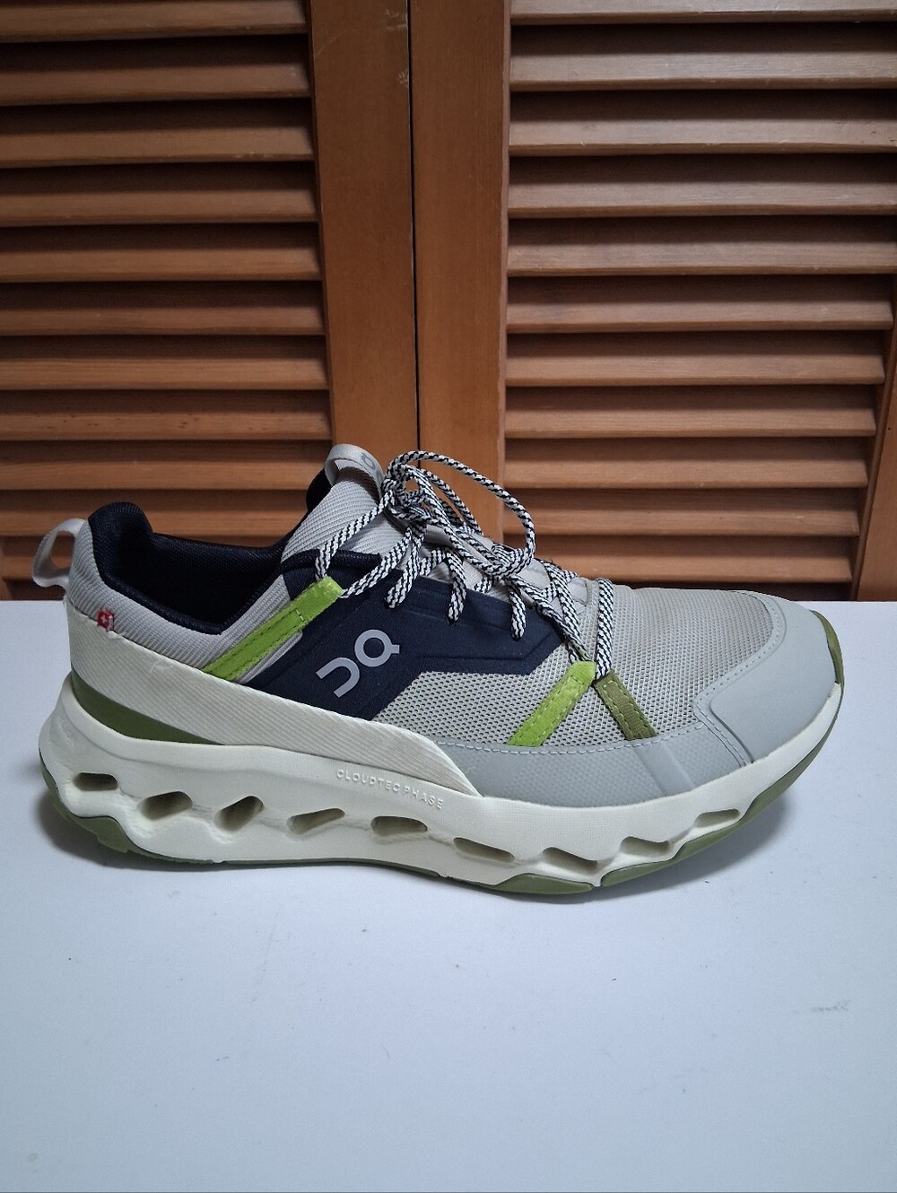 On CloudHorizon Chaulk/Seedling Men's Running/Hiking Shoe * Size: 8.5